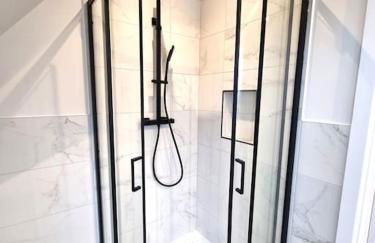 Brand New, Stunning Beachside House - Foto 38