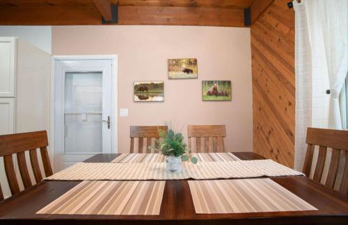 Fly Away Home with Aurora Views - Foto 5