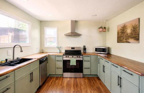 Family A-Frame, HotTub, FirePit, ClimbingWall, EVCharger, & More - Photo 21