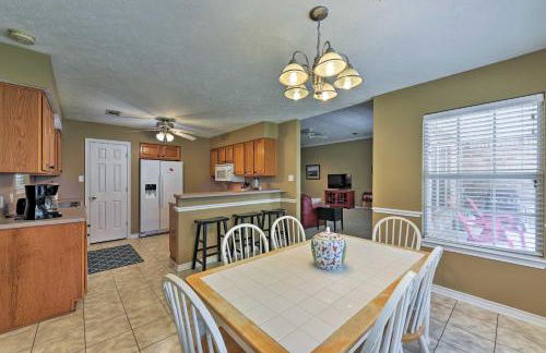 Cozy College Station Home with Patio and Fireplace - Foto 5