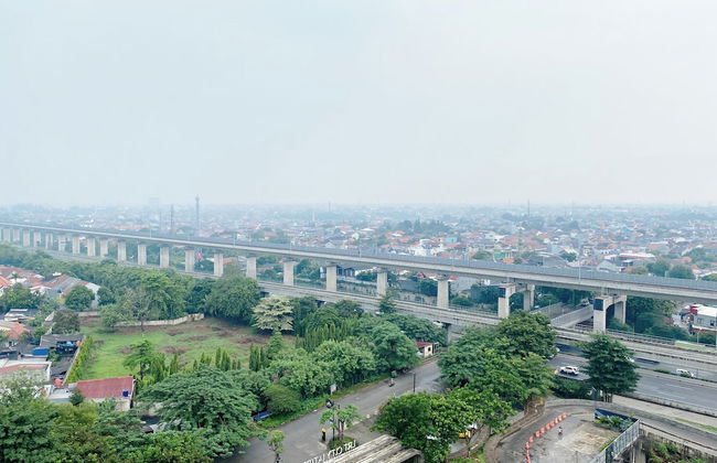 Modern Look Studio at LRT City Jatibening Apartment - Photo 8