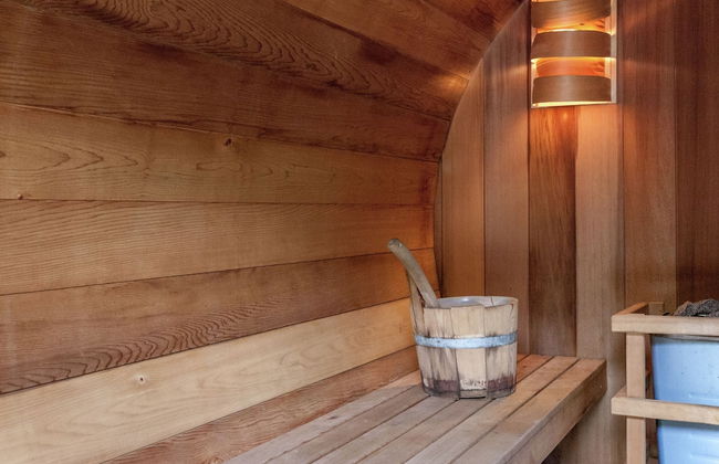 Wonderful Holiday Home in Saint-hubert With Sauna - Photo 31