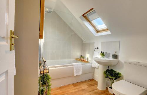 Regency Nest by Spa Town Property - Stylish 3 Bedroom Apartment on 2 Floors, Central Leamington Spa - Foto 7