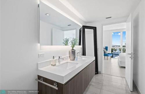 The Glamour of Upscale Downtown Ft. Lauderdale - Foto 6