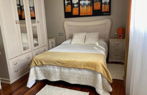 APARTAMENTO NIK en casa chalet con parking y jardin - Foto 3