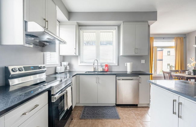 Modern Lakeshore 3BR 3BA TH Free Parking BBQ - Foto 77