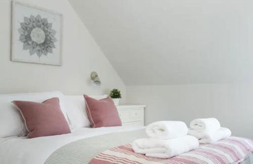 Stone Barn, contemporary barn conversion - Photo 26