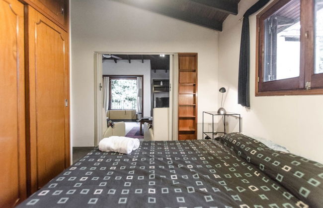 Bright Studio surrounded by trees - Photo 5