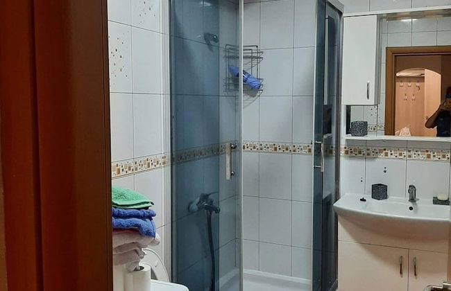 Stunning Color 1-bed Apartment in Skopje - Photo 27