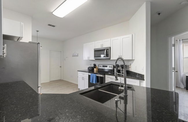 5/3 Pool Home Located in Sunset Ridge Community! - Foto 8