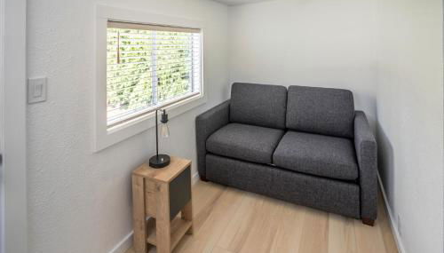 Cozy 2 Bedroom Home, Private Backyard with Hot Tub - Foto 2