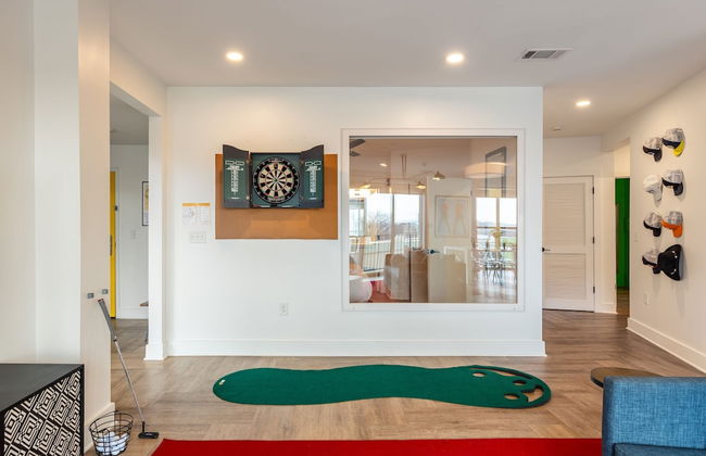 Dual Bachelor Pads w Rooftop Lounge Games Sleeps 26 5 Min to Broadway - Foto 4