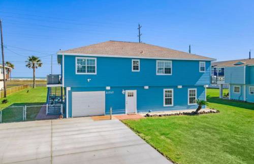 Beach Home with Cowboy Pool, Big Deck and Ocean View - Photo 38