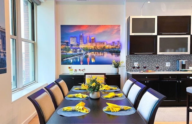 Downtown Cleveland: Steps To Sports & Events 2 Bedroom Condo by RedAwning - Foto 20