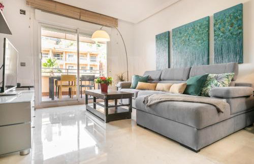 Seaside stay with large terrace, pool & parking REMS - Foto 27