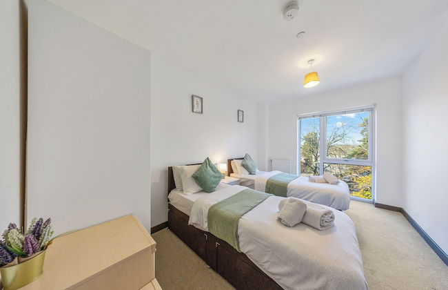 Lovely Flat With Free Parking & Wheelchair Access - Photo 3