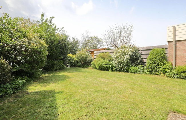 Spacious Holiday Home Near Forest - Photo 14