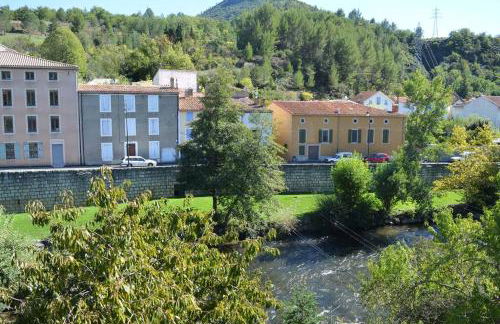 Riverside 4 bed house full of character and charm - Foto 10