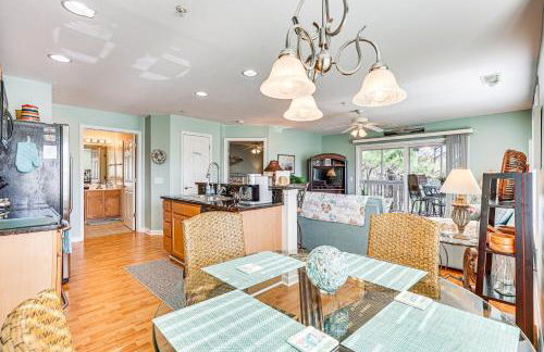 Marina and Beach Club Access Condo in Southport - Foto 14