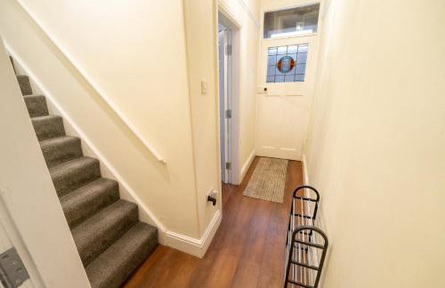 Contractor Friendly 4BR House Ideal for Long Term Stays - Foto 34