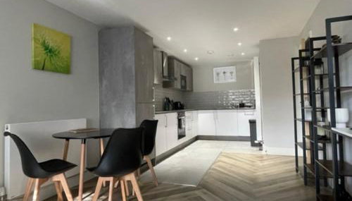 Solihull Flat For 2 with Fast WiFi with Free Secured Parking - Foto 5