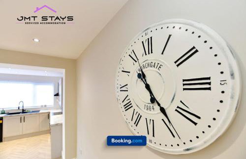 premium Offer for Extended Stays by JMT Stays l Swansea Short Lets and Serviced l With Private Parking - Foto 27