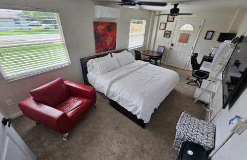 Sanford Suite King Bed Work-Ready Near Beach MCO - Foto 2