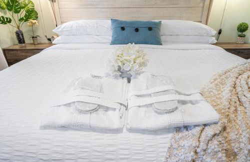 Coastal Harbor, King Bed, Pickleball Gear, Golf set, BBQ- 1 dollar rides to Beach, by Maven Vacation Rentals - Foto 23