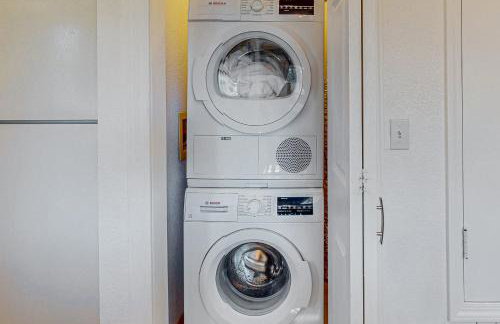 Near Hiking and Biking! Flagstaff Condo with Grill - Foto 18