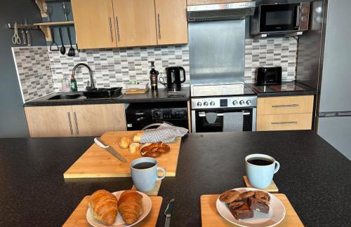 Shannon suite- Home away from Home-suitable for couples, contractors and NHS- free parking - Foto 12