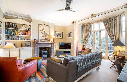 Elegant Highgate Garden Retreat - Photo 10