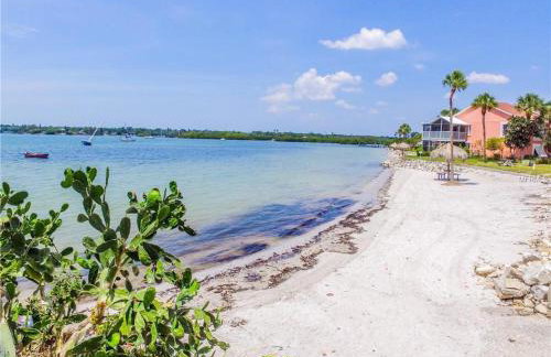 Affordable Two Bedroom Tropical Condo - Private Beach, Pools, Hot Tub - Foto 52