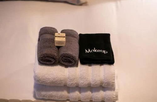 Newly Renovated - Professionally Designed - 2 BR - Foto 6