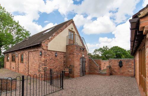 Coach House at Oaks Barn Farm Alcester with optional hire Salt water hot tub - Photo 9
