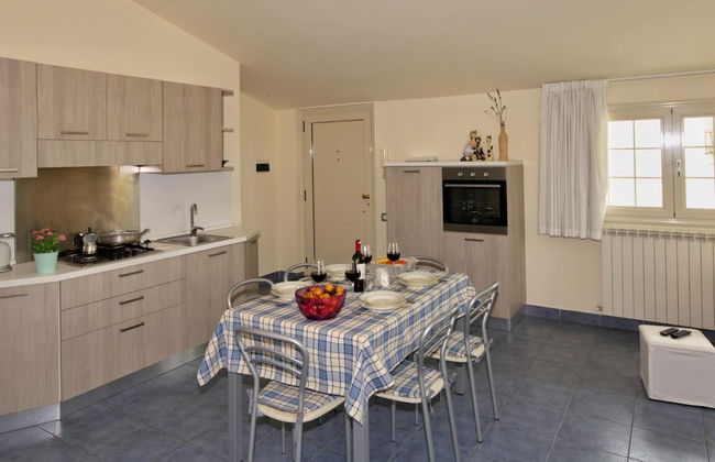 Villa with Salt Water & Heated Pool & Hot Tub near sea - Foto 7