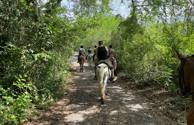 Útica Horse Riding Tour - Photo 2