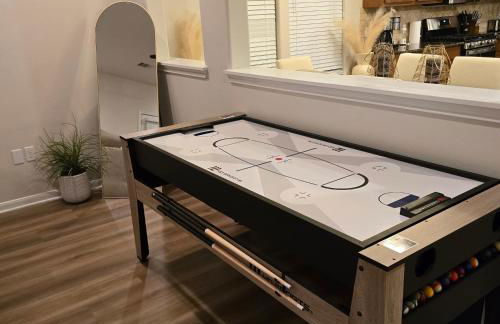 Modern Spacious Home Near the medical center, NRG, Downtown and UHD - Photo 8