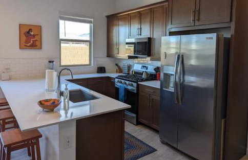 Southwest Mountain View Hideaway, Cozy Comfort at it's Best - Photo 11