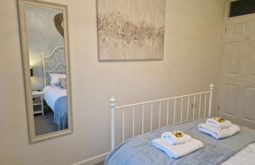 Alverstoke Manor - family home with pool table - Photo 10