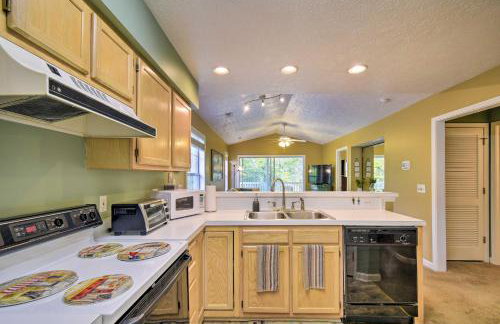 Aberdeen Club Golf Retreat, Short Drive to Beach! - Photo 2