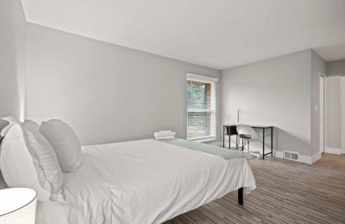 Elegant Escape Prime Location & Style - Foto 9