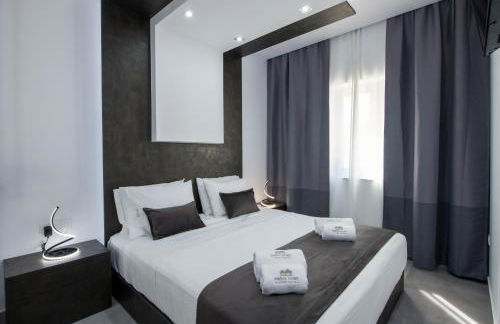 TWIN'S HOME LUXURY SUITES - Photo 1