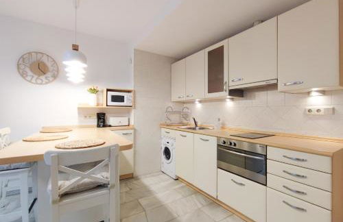 DFLAT Escultor Madrid Apartments - Photo 25