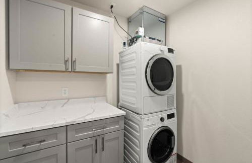 Spacious, King Bed, w Pool Table & Brunch Below! 303 - Foto 16