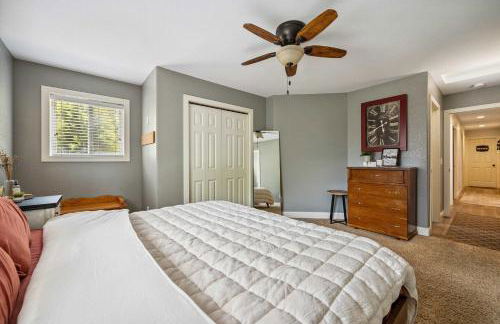 Black Hills Getaway with Hot Tub & Game Room for 18 - Foto 30