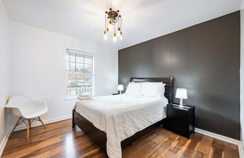 3BR Lakefront in Nashville with BBQ & Hot Tub - Foto 7