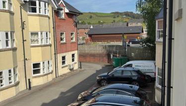 Modern, Sleeps 6, First floor, Parking, Beautiful rural market town, Llani - Foto 4