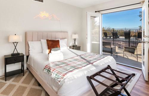 Heated Pool and Jacuzzi, Scenic Mountain View, Lux and Cozy, - Foto 23