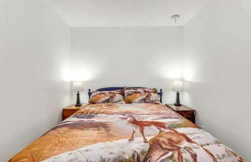 2 Ponds and Trail Access Peaceful Cabin in Calumet! - Foto 18