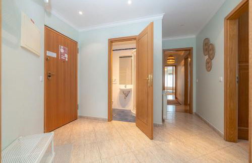 Atlantic Ocean 2BDR with Pool by LovelyStay - Foto 19